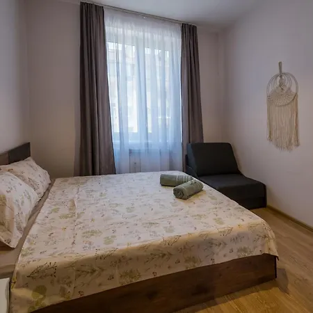 3bdr, Center Retreat, Heart, Free Parking Apartment *