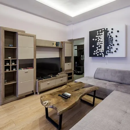 3bdr, Center Retreat, Heart, Free Parking Apartment *