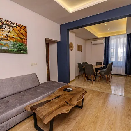 Apartment 3bdr, Center Retreat, Heart, Free Parking